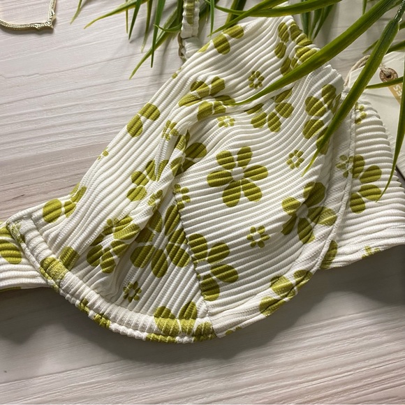 Billabong Daisy Underwire Bikini Top - Picture 4 of 10